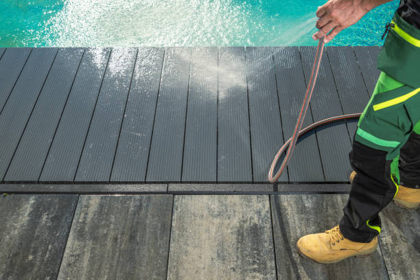 Best Garage Pressure Washing  in Meadowood, PA